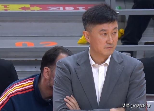 乐玩体育app下载-广东怎么冲冠？2战上海北京狂输71分 全队合计三分60投14中